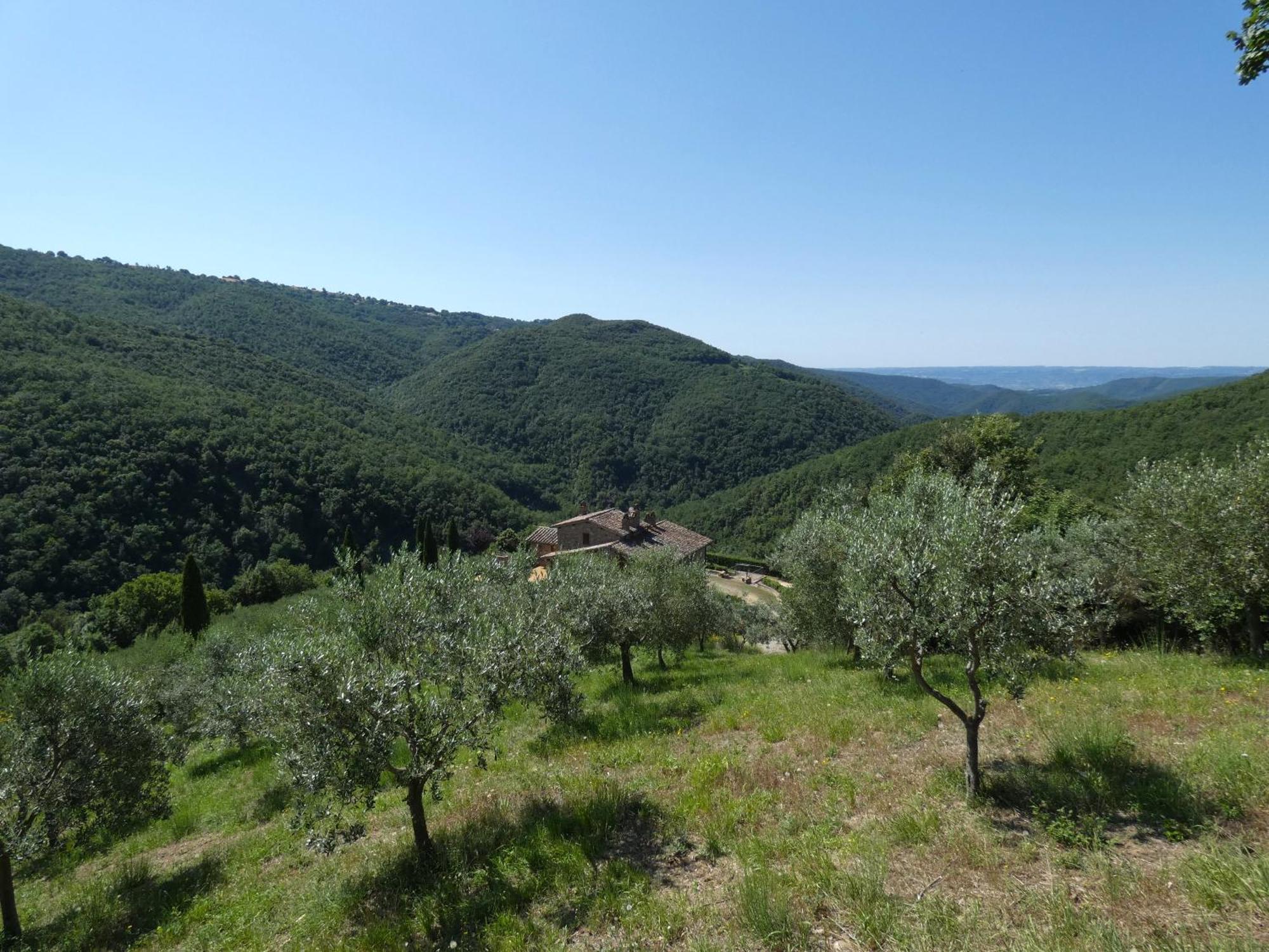 Scappo In Umbria, La Vallata Parrano Luaran gambar
